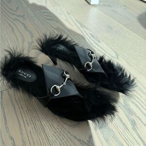 Gucci Mariame Faux Fur Bit Thong Sandals
